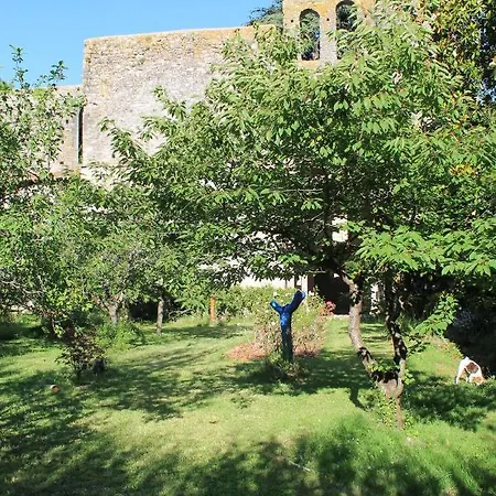 Дом отдыха Au Sein D Abbaye Cistercienne Saint-Martin-le-Vieil