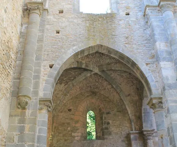 Au Sein D Abbaye Cistercienne * Saint-Martin-le-Vieil